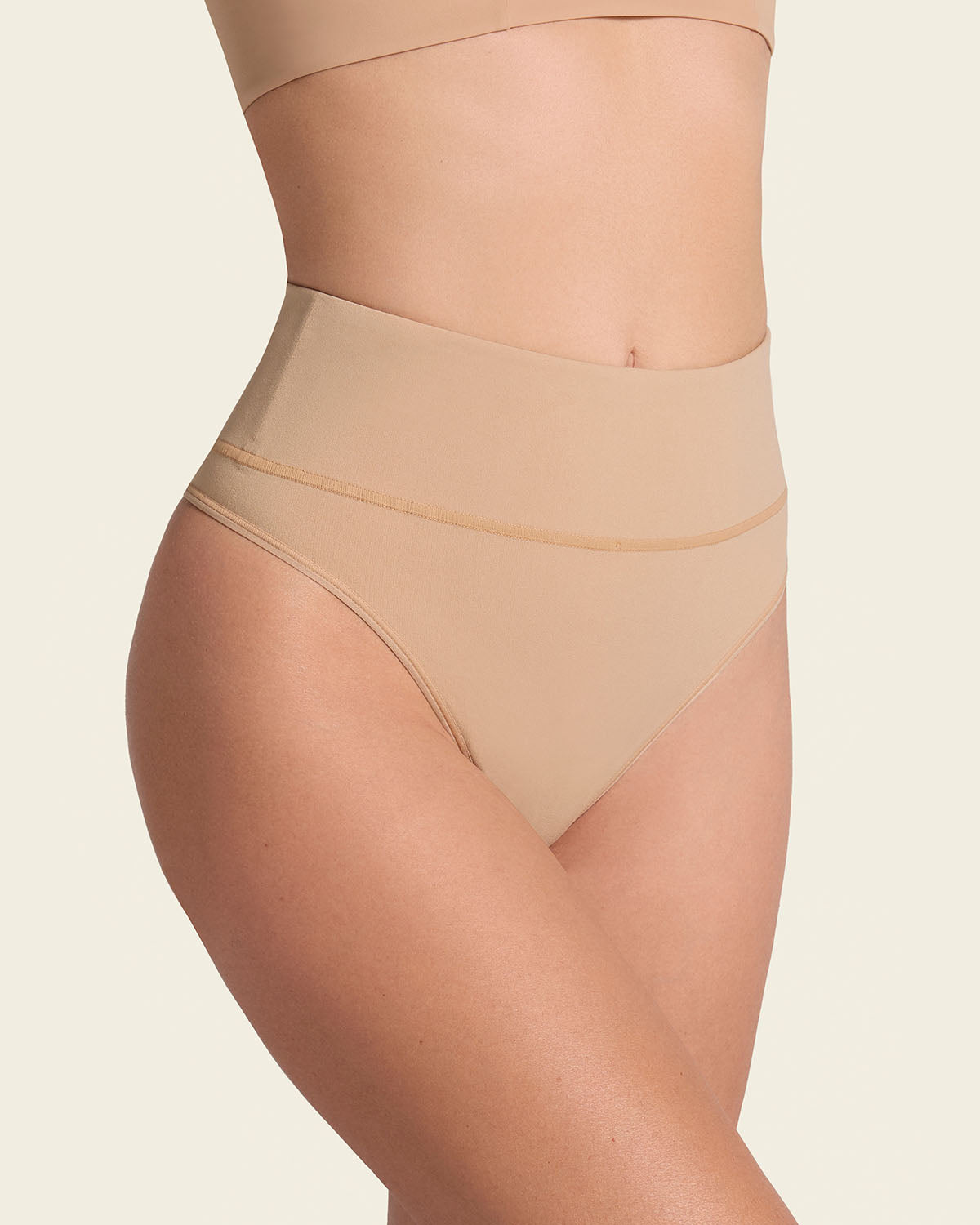 Tanga de moldeadora talle alto en SkinFuse