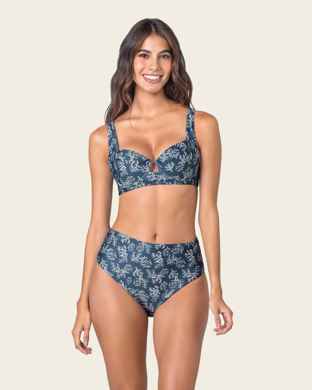 Bikini con braga talle alto y top corsetero