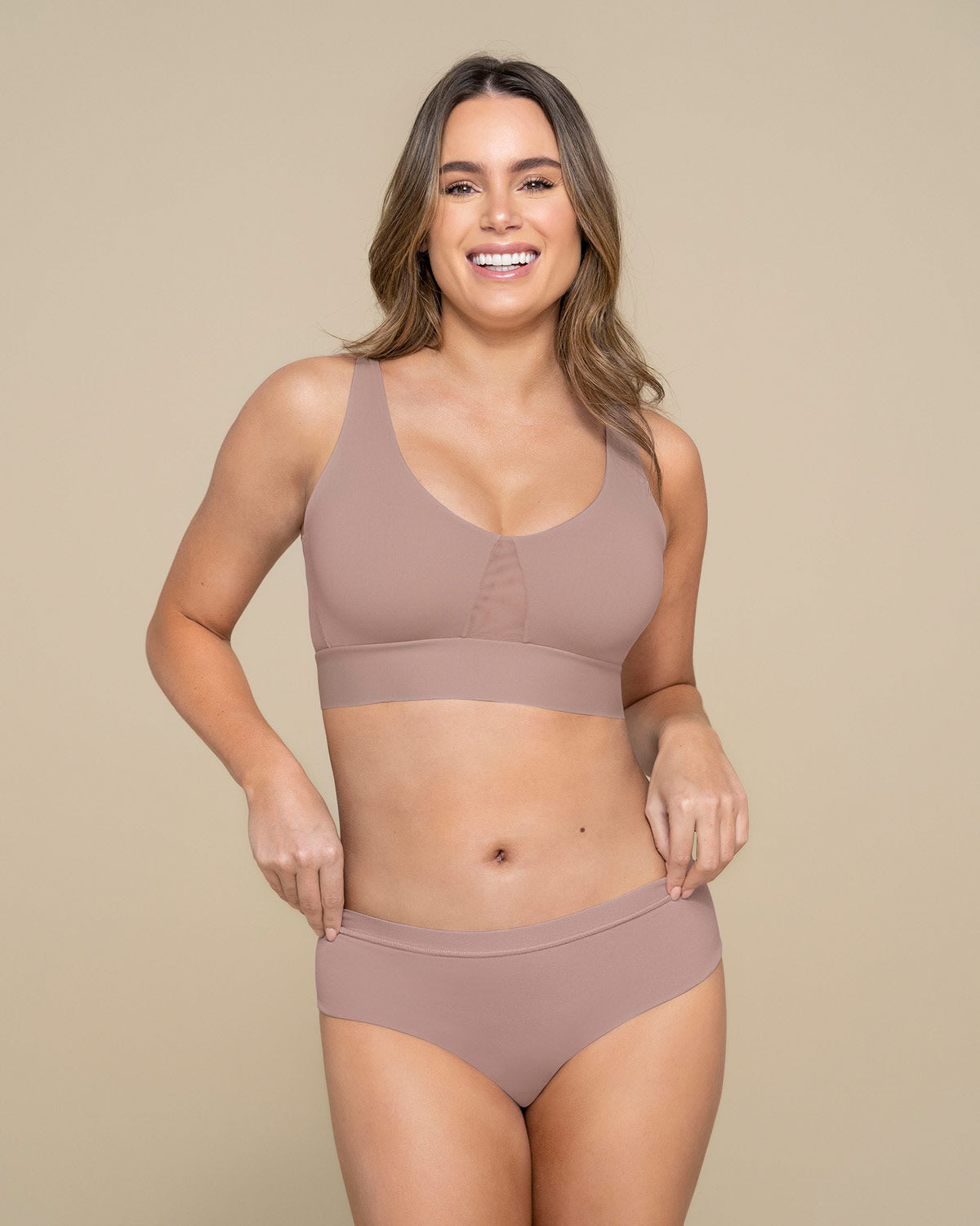 Sujetador tipo top de copas extraíbles totalmente cómodo y liviano Flexi Brastop