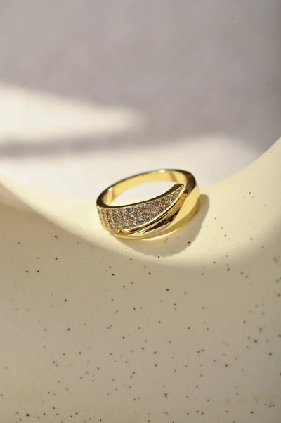 Anillo elegante con piedras preciosas Claudia